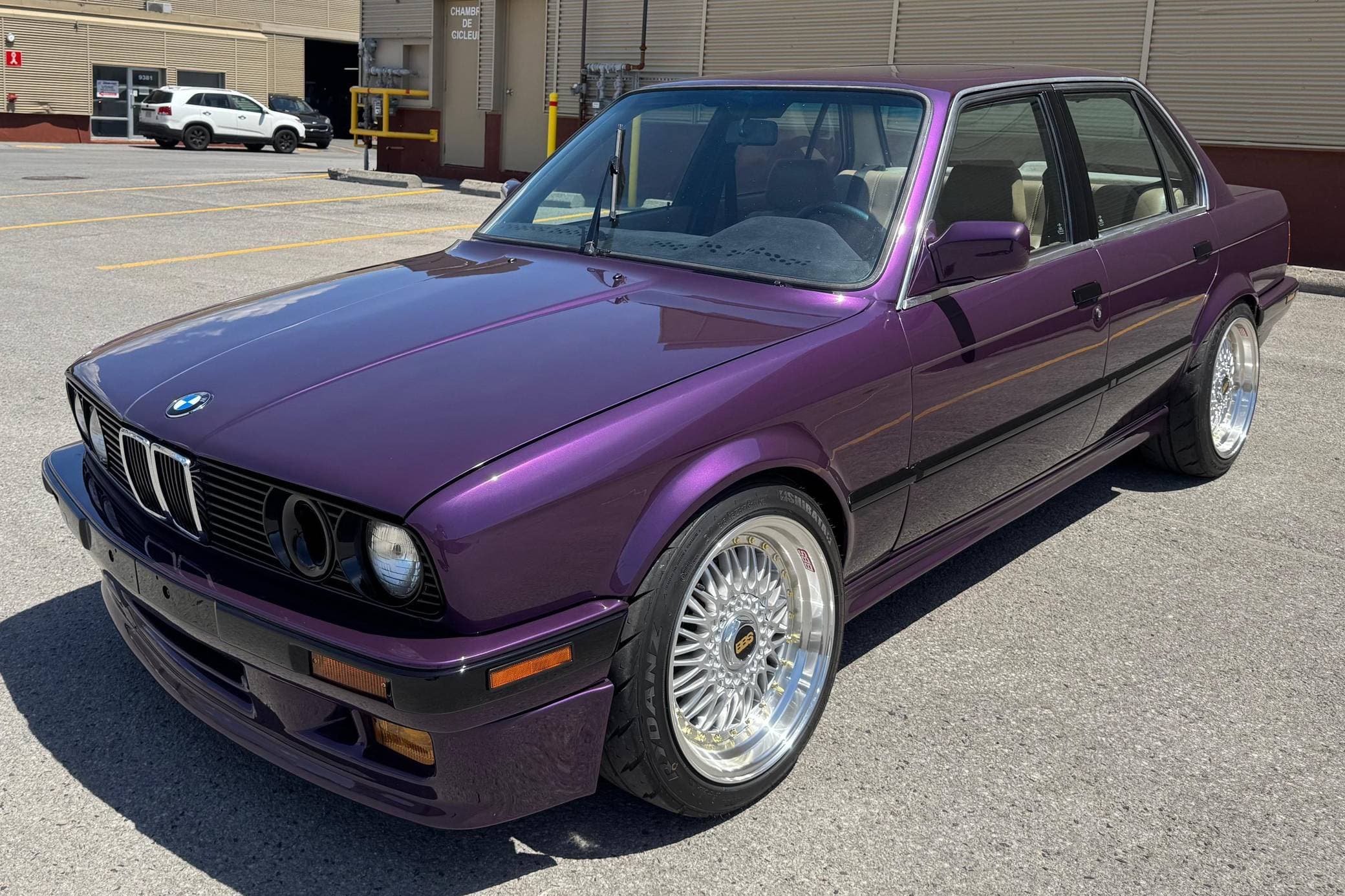 318i