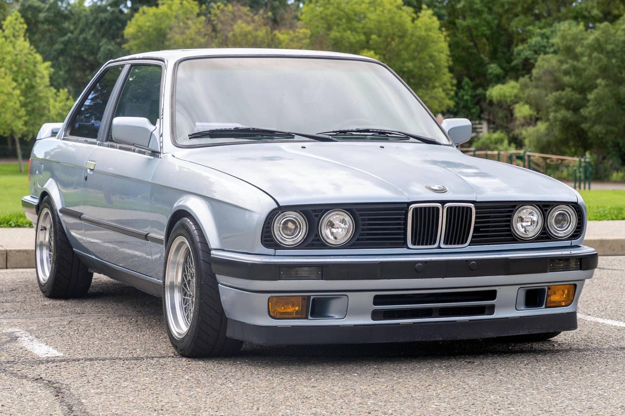 325i